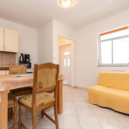 Julia Only Family Appartement Vodice